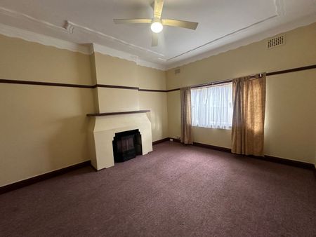 Home For Rent - Photo 2