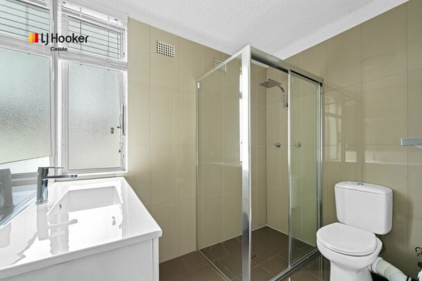 Bright & Modern 2 Bedroom Apartment - Photo 1