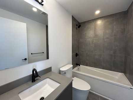 For Lease - 4878 Powers Common Unit# 901, Burlington, Ontario - Photo 5