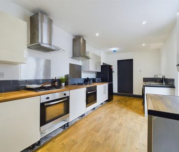 1 bedroom in a house share to rent - Photo 5