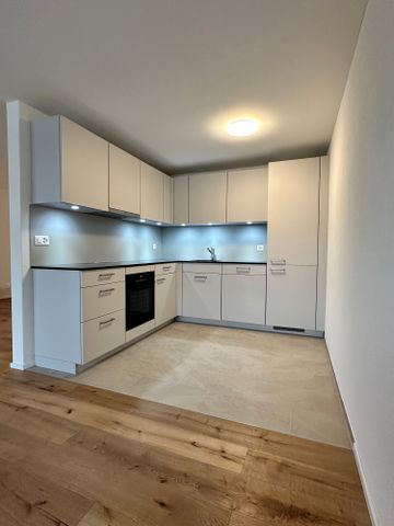 "Neuwertige moderne 3.5-Zimmer-Wohnung mit eigenem Waschturm" - Foto 3