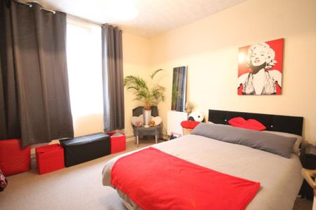 2 bedroom ground floor flat to rent - Photo 3