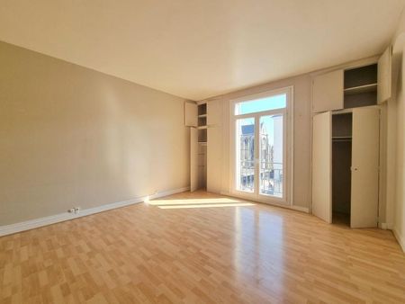 Location Appartement 4 pièces 136m² TOURS 37000 - Photo 2