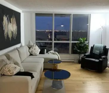 Executive Sub Penthouse Fully Furnished 2 bedroom with Million doll... - Photo 1