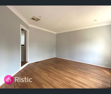 10 Nevern Court, Mill Park, Vic 3082 - Photo 1