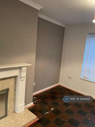 2 bedroom end of terrace house to rent - Photo 1