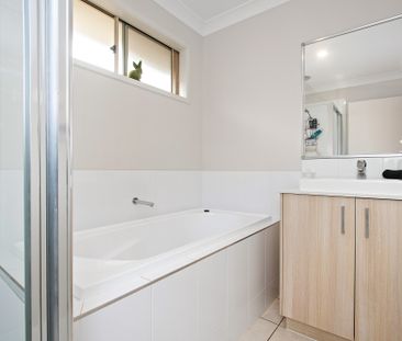 2 Muirfield Way, Medowie NSW 2318 - House For Rent | Domain - Photo 3