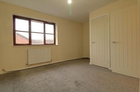 2 bedroom end of terrace house to rent - Photo 4