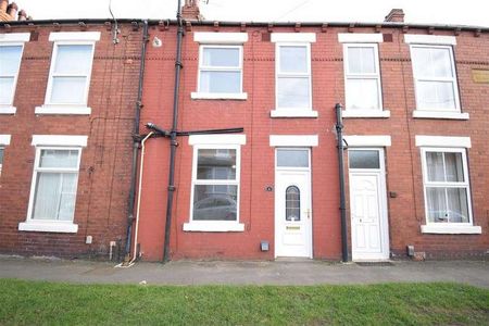 Silver Street, Newton Hill, Wakefield, WF1 - Photo 4