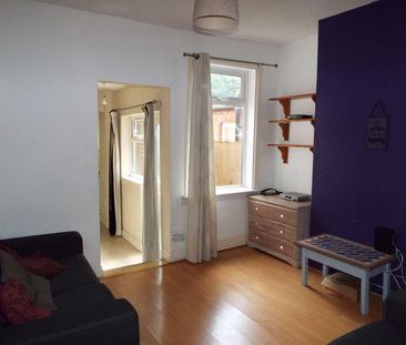 3 bedroom terraced house to rent - Photo 2