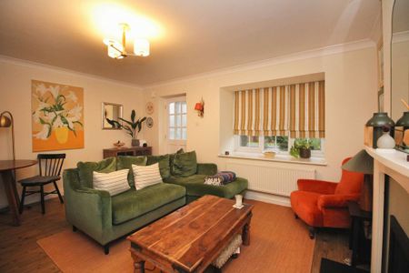 3 bedroom semi-detached house to rent - Photo 2