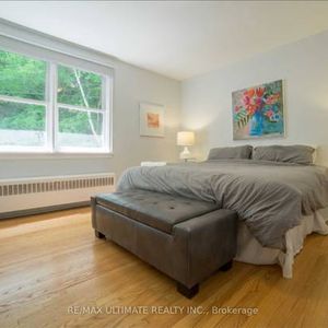 Very spacious modern feel mins to bloor st west! - Photo 2