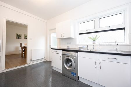 3 Bed Terraced House, Elton Street, M32 - Photo 5