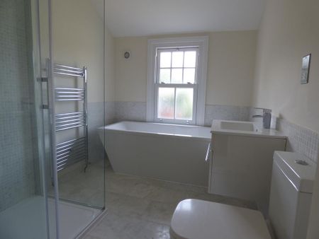 2 bedroom end of terrace house to rent - Photo 5