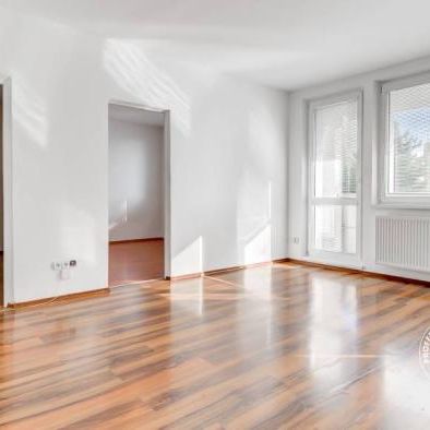 AXIS REAL | NEZARIADENÝ 2,5-izb.byt, 11m2 LODŽIA, BA IV., Červeňákova - Photo 1