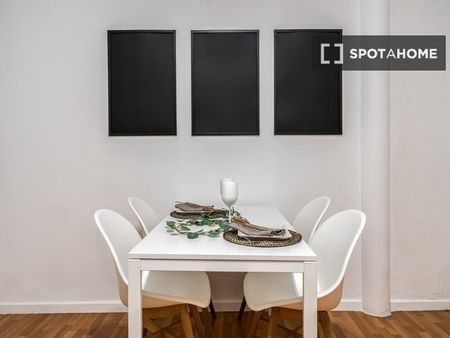 barcelona, Catalonia 08003 - Photo 5