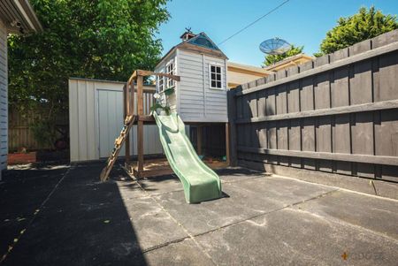 PICTURE PERFECT | FAMILY OASIS | FABULOUS LOCATION - Photo 5