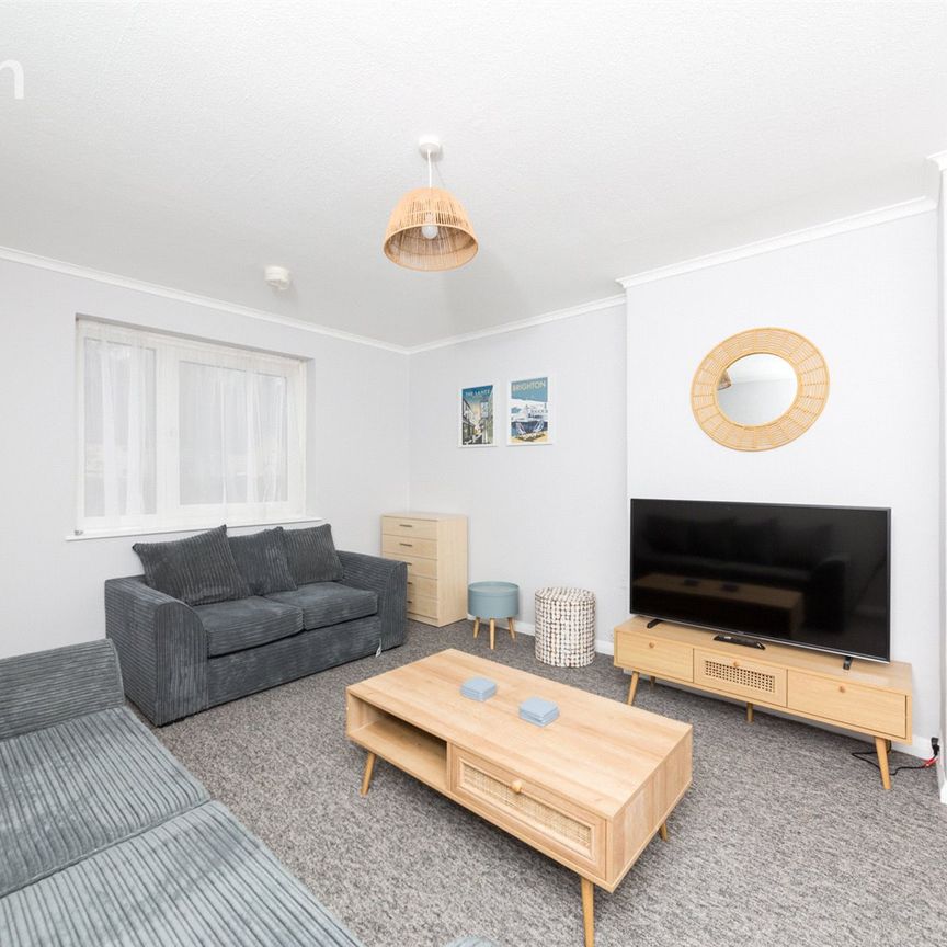 5 bedroom semi-detached house to rent - Photo 1