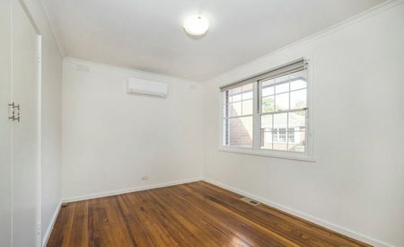 BRILLIANTLY ACCOMMODATING-SHORT TERM LEASE AVAILABLE! - Photo 4
