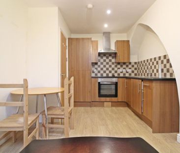 2 bedroom flat to rent - Photo 5