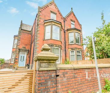 1 bedroom room to rent Walmersley Road, Bury, BL9 - Photo 3