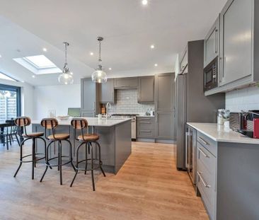 4 bedroom terraced house to rent - Photo 6