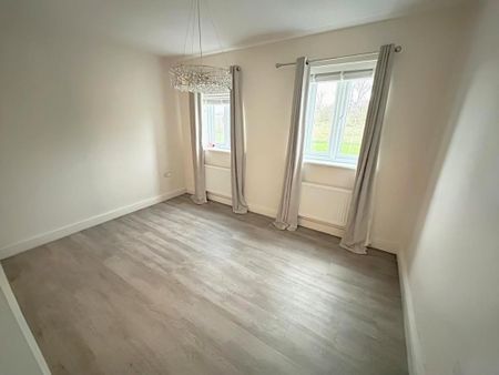 4 bedroom terraced house to rent - Photo 5