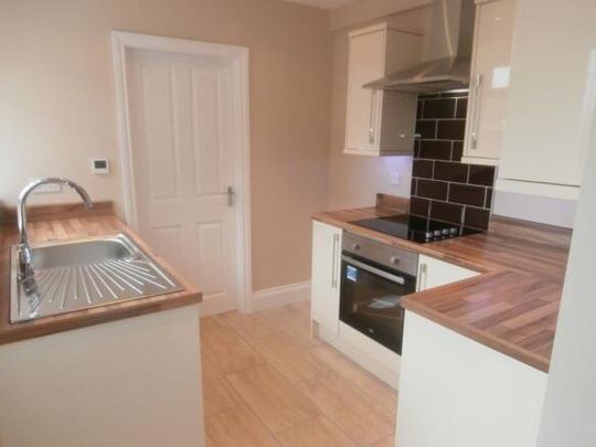 3 bedroom terraced house to rent - Photo 1