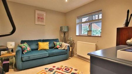 Station Lane, Tewkesbury, GL20 - Photo 2