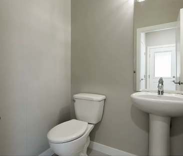 5084 Chappelle Road Southwest apartment — Edmonton, AB (3-Bedroom) - 3 Bedroom - Photo 4