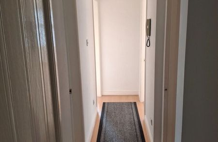 Flat , Westwood Court, Westwood Close, Scarborough - Photo 5