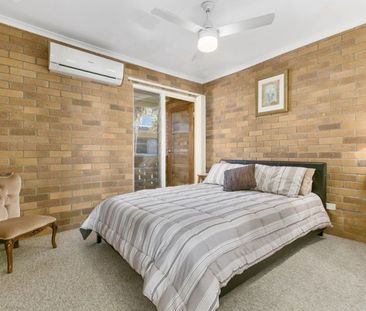 THREE BEDROOM TOWNHOUSE IN SOUGHT AFTER LOCATION - Photo 5