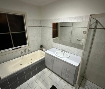 St Kilda East - Photo 3