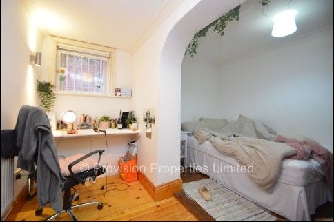 4 Bedroom Student Flats & Houses - Photo 1