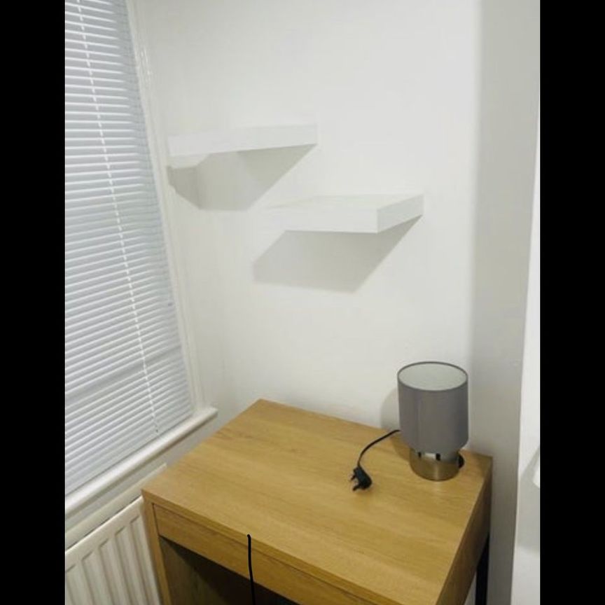 Room in a Shared House, Liverpool Road, RG1 - Photo 1