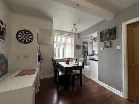 3 bedroom semi-detached house to rent - Photo 4