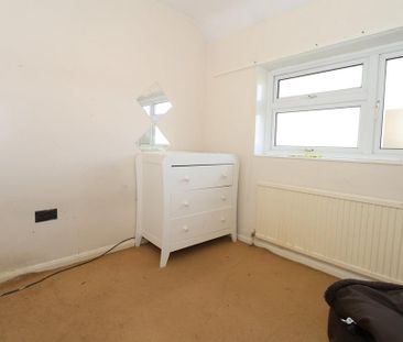 3 bedroom end of terrace house to rent - Photo 5