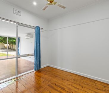 A Charming 3-Bedroom Home Tailored for Comfortable Living - Photo 2