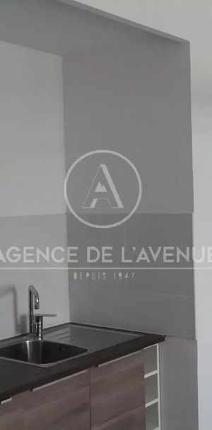 Location Appartement 1 pièce 26m² MARSEILLE 8ème - Photo 1