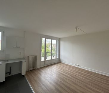 APPARTEMENT 3 PIÈCES - NANTERRE PROCHE DE LA PLACE DE LA BOULE - Photo 2