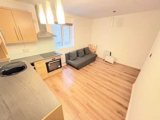 1 Bed Flat, Queensborough Terrace, W2 - Photo 1