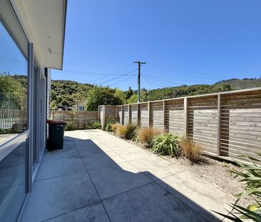 3 bedroom home in Lower Hutt - Photo 1