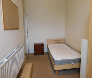 3 bedroom flat to rent - Photo 6