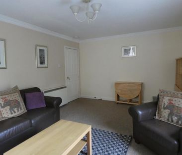 3 bedroom flat to rent - Photo 2