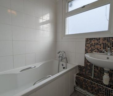 2 bedroom end of terrace house to rent - Photo 5