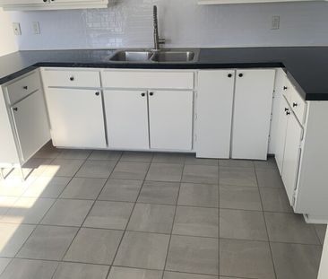 Grand Logement Disponible Dans Anjou - Photo 2
