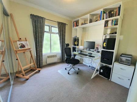2/8 Chaleyer Street, Reservoir - Photo 2