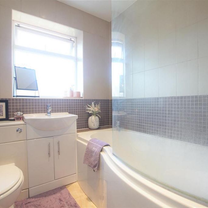 3 bedroom link detached house to rent - Photo 1