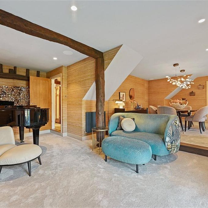 5 bedroom detached house to rent - Photo 1