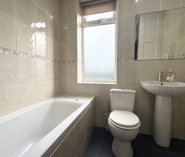 Parkinson Road, Denholme, BRADFORD - Photo 2